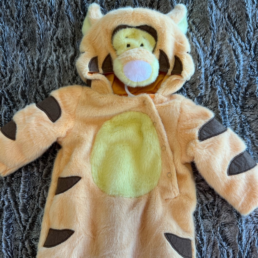 0-6M Pottery Barn Tigger (Winnie the Pooh) Halloween Costume